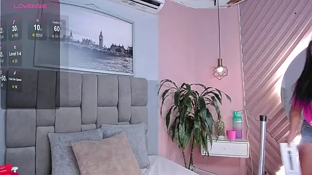 janna lopez  online show from 11/21/25, 11:20