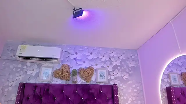 janna lopez  online show from 11/30/25, 11:47