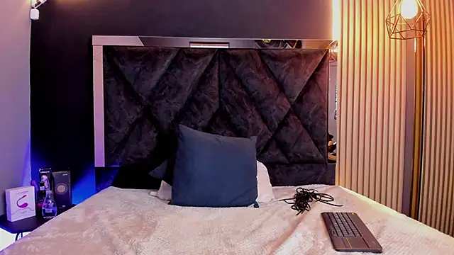 Victoriajohns mjs online show from 03/22/25, 04:04