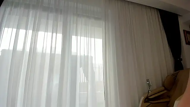 Snapshot of Saradiamond1 chatting on 11/06/25, 08:15 Saradiamond1 online show from 11/06/25, 08:15