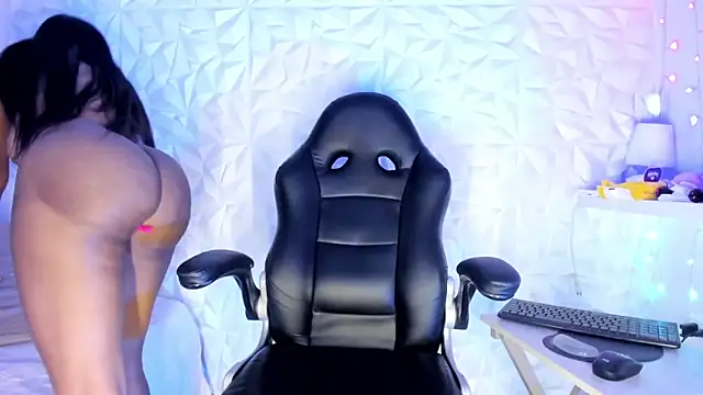 Snapshot of Karen_morena chatting on 01/24/25, 04:06 Karen morena online show from 01/24/25, 04:06