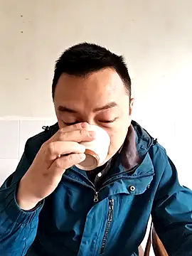 Snapshot of swg176 chatting on 11/24/25, 12:32 swg176 online show from 11/24/25, 12:32