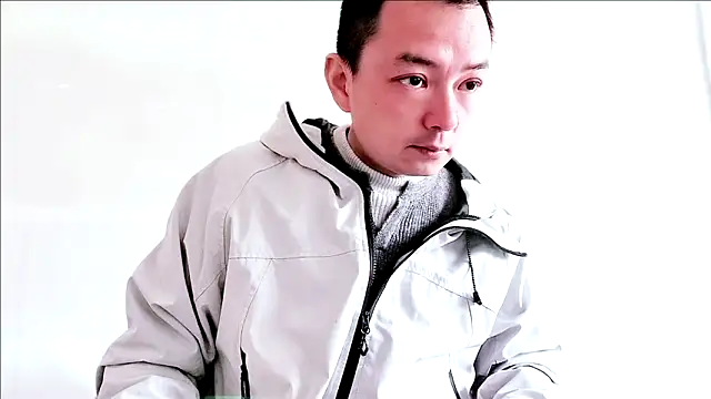 Snapshot of swg176 chatting on 12/02/25, 02:17 swg176 online show from 12/02/25, 02:17