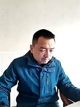 Snapshot of swg176 chatting on 12/18/25, 12:17 swg176 online show from 12/18/25, 12:17