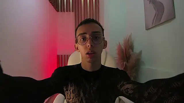 EthaanCox online show from 09/26/25, 10:47