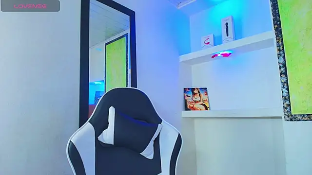 Miss sparkle00 online show from 10/17/25, 09:56