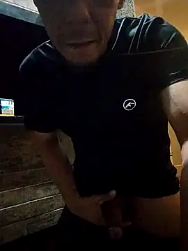 Snapshot of Santanacumxplod chatting on 09/20/25, 04:02 Santanacumxplod online show from 09/20/25, 04:02