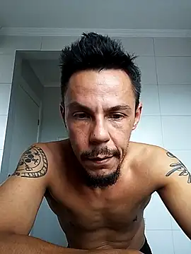 Snapshot of Santanacumxplod chatting on 10/18/25, 12:17 Santanacumxplod online show from 10/18/25, 12:17