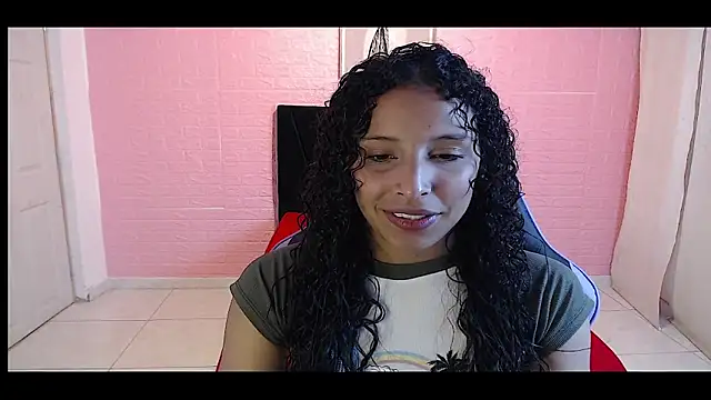 Snapshot of DULCE1609 chatting on 10/28/25, 08:11 DULCE1609 online show from 10/28/25, 08:11