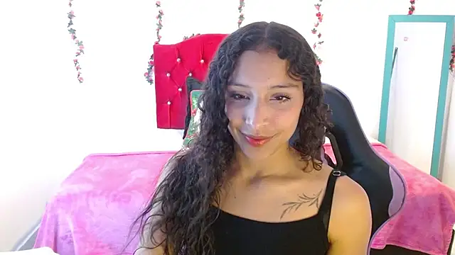 Snapshot of DULCE1609 chatting on 12/15/25, 08:13 DULCE1609 online show from 12/15/25, 08:13