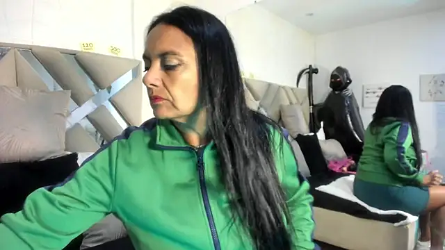 raquell moore online show from 11/11/25, 12:05