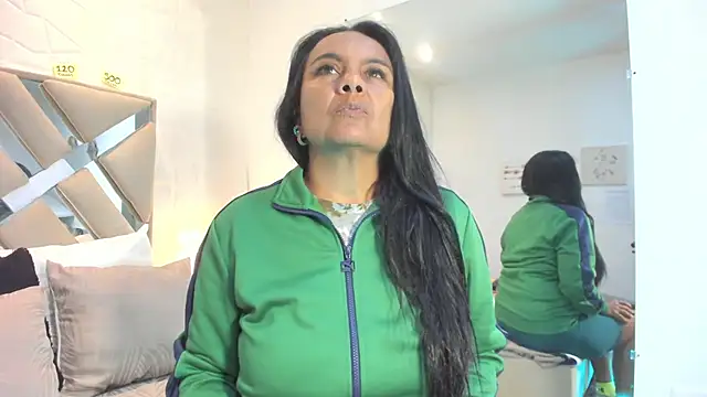 raquell moore online show from 11/19/25, 11:43