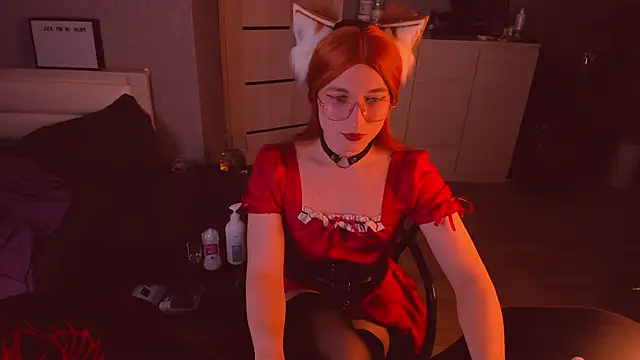 Snapshot of foxy_jpg chatting on 12/16/25, 09:42 foxy jpg online show from 12/16/25, 09:42