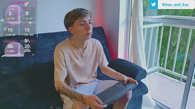 ethan and ava online show from 10/22/25, 12:49