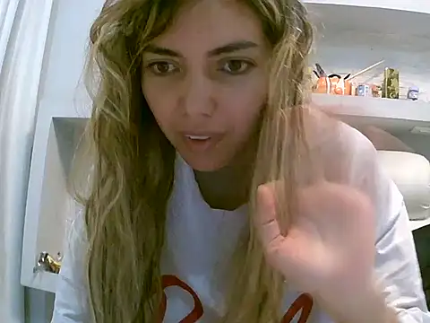 Snapshot of VittoriaTaylor chatting on 05/06/26, 10:48 VittoriaTaylor online show from 05/06/26, 10:48