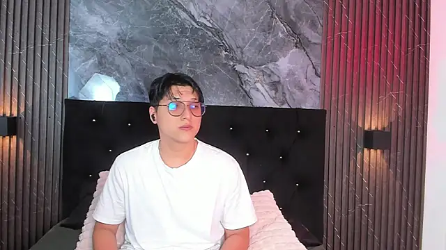vanilla hot online show from 02/12/25, 01:16