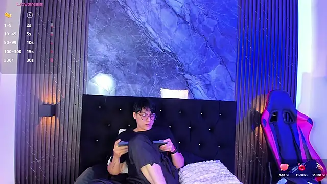 vanilla hot online show from 02/14/25, 01:18
