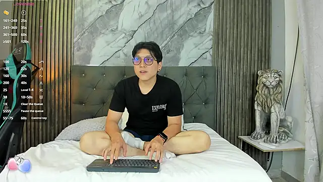 vanilla hot online show from 03/02/25, 07:23