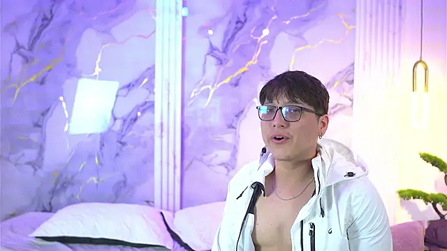 Snapshot of vanilla_hot chatting on 11/06/25, 01:45 vanilla hot online show from 11/06/25, 01:45