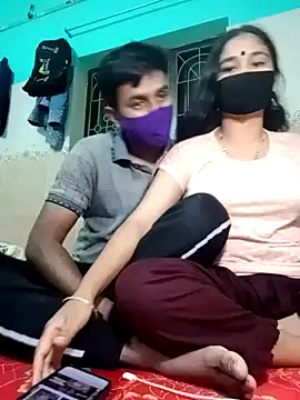 Snapshot of Sexy-Couple20 chatting on 01/19/25, 12:39 Sexy-Couple20 online show from 01/19/25, 12:39