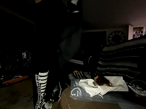 hornycouple818 online show from 09/16/25, 01:01