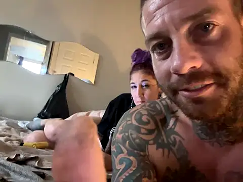 Snapshot of RootedStatus chatting on 10/19/25, 07:36 RootedStatus online show from 10/19/25, 07:36