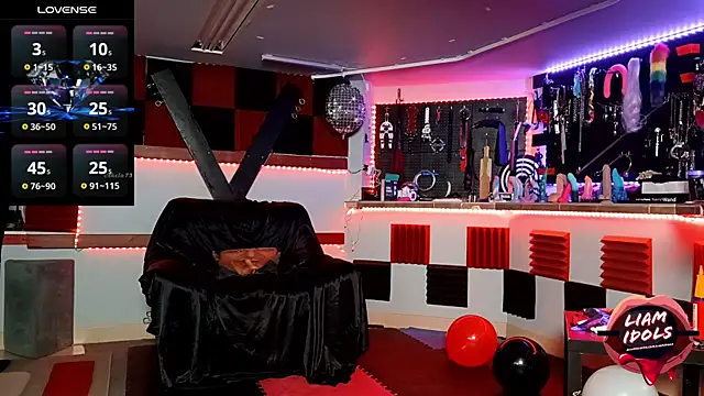 Snapshot of LiamIdols chatting on 09/15/25, 01:05 LiamIdols online show from 09/15/25, 01:05