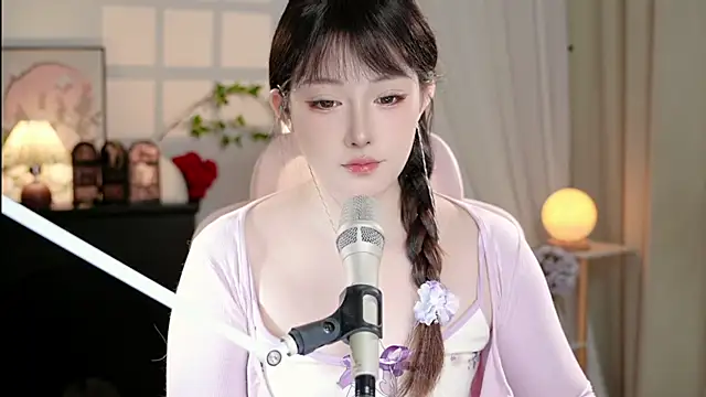 Snapshot of Dou-Dou-er chatting on 10/09/25, 12:25 Dou-Dou-er online show from 10/09/25, 12:25