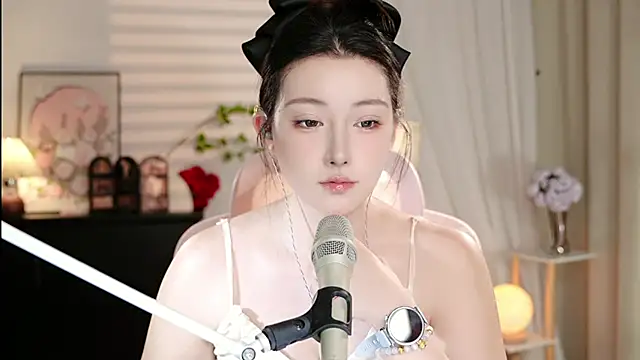 Snapshot of Dou-Dou-er chatting on 10/16/25, 01:01 Dou-Dou-er online show from 10/16/25, 01:01