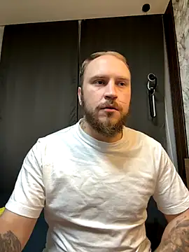 Snapshot of _XxX-XxX_ chatting on 09/23/25, 05:49 XxX-XxX online show from 09/23/25, 05:49