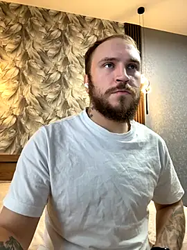 Snapshot of _XxX-XxX_ chatting on 09/30/25, 12:21 XxX-XxX online show from 09/30/25, 12:21