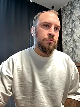 Snapshot of _XxX-XxX_ chatting on 10/02/25, 07:48 XxX-XxX online show from 10/02/25, 07:48