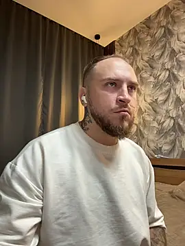 Snapshot of _XxX-XxX_ chatting on 10/08/25, 10:29 XxX-XxX online show from 10/08/25, 10:29