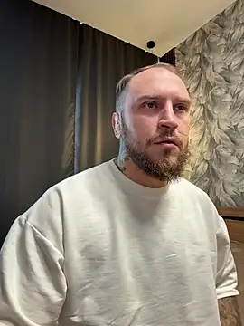 Snapshot of _XxX-XxX_ chatting on 10/24/25, 07:16 XxX-XxX online show from 10/24/25, 07:16