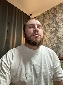 Snapshot of _XxX-XxX_ chatting on 02/11/26, 04:01 XxX-XxX online show from 02/11/26, 04:01