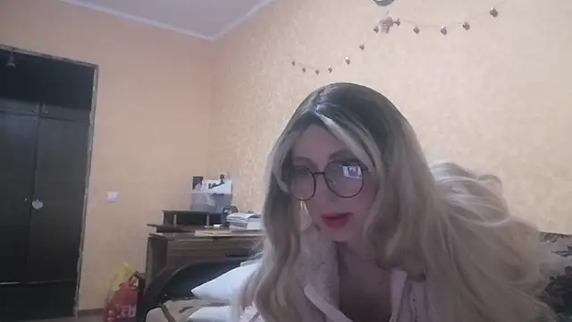 LilianaStrey online show from 01/26/25, 03:14