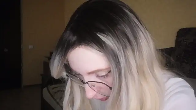 LilianaStrey online show from 01/27/25, 10:38