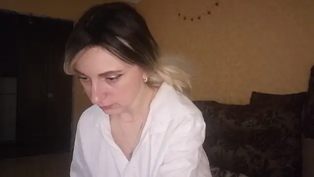 LilianaStrey online show from 01/28/25, 01:39