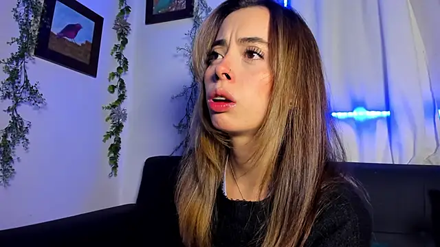 Snapshot of Sophiaa_Gomez chatting on 12/21/25, 03:24 Sophiaa Gomez online show from 12/21/25, 03:24