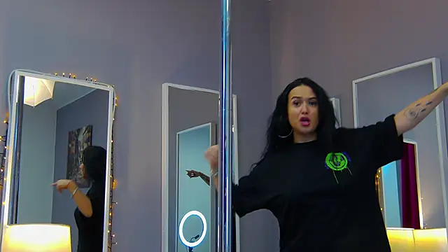 Eva Lovvia  online show from 02/26/25, 01:43