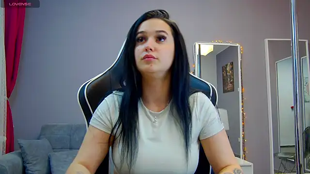 Eva Lovvia  online show from 03/20/25, 07:25