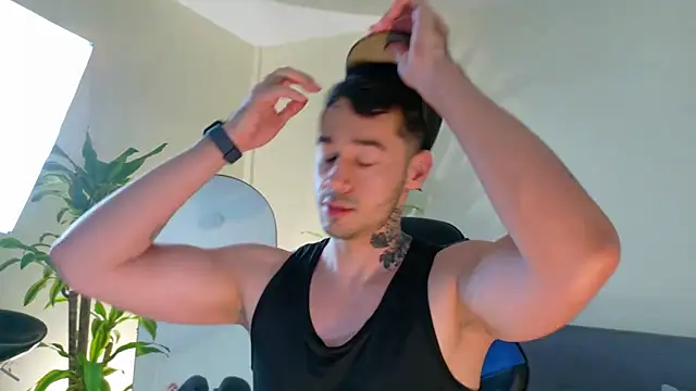 Snapshot of Salvatore_costa chatting on 11/19/25, 04:23 Salvatore costa online show from 11/19/25, 04:23