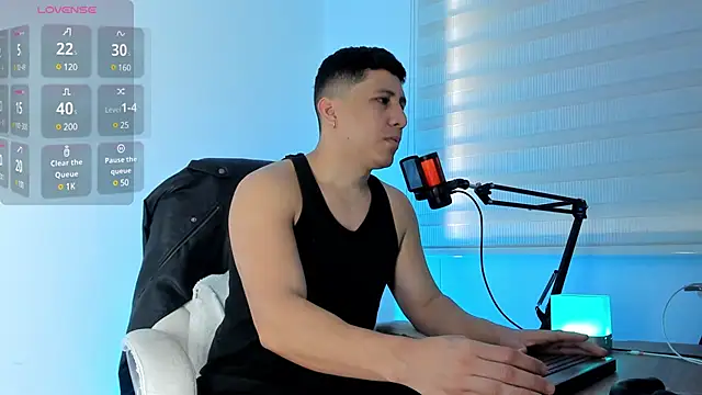 Snapshot of Fraannco chatting on 02/19/25, 02:01 Fraannco online show from 02/19/25, 02:01