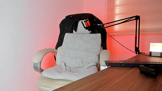 Snapshot of Fraannco chatting on 02/20/25, 02:35 Fraannco online show from 02/20/25, 02:35