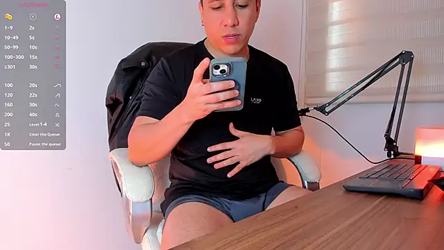 Snapshot of Fraannco chatting on 03/13/25, 03:50 Fraannco online show from 03/13/25, 03:50