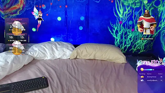 Snapshot of lucie_petite chatting on 12/13/25, 07:53 lucie petite online show from 12/13/25, 07:53