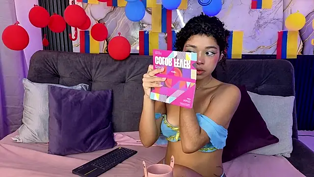 lucie petite online show from 07/02/26, 06:25