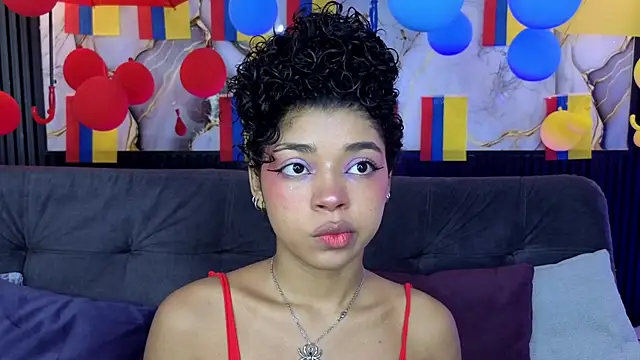 lucie petite online show from 07/05/26, 06:26
