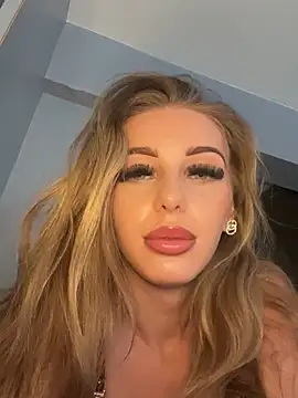 Snapshot of SexySofia_69 chatting on 07/03/26, 11:05 SexySofia 69 online show from 07/03/26, 11:05