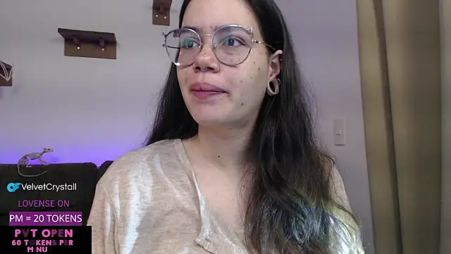 crystalll room online show from 10/19/25, 06:47